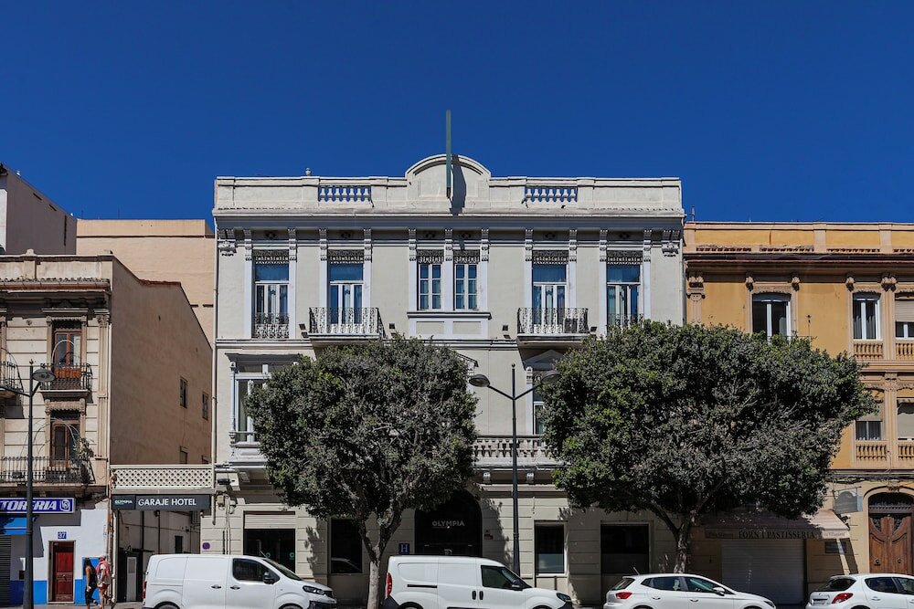 Фото отеля 1