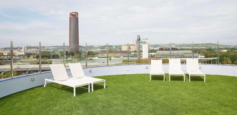 Фото NH Sevilla Plaza de Armas