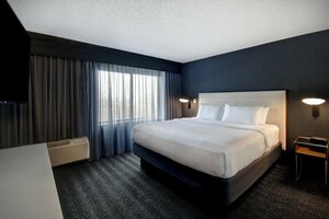 Гостиница Courtyard by Marriott Cincinnati Airport