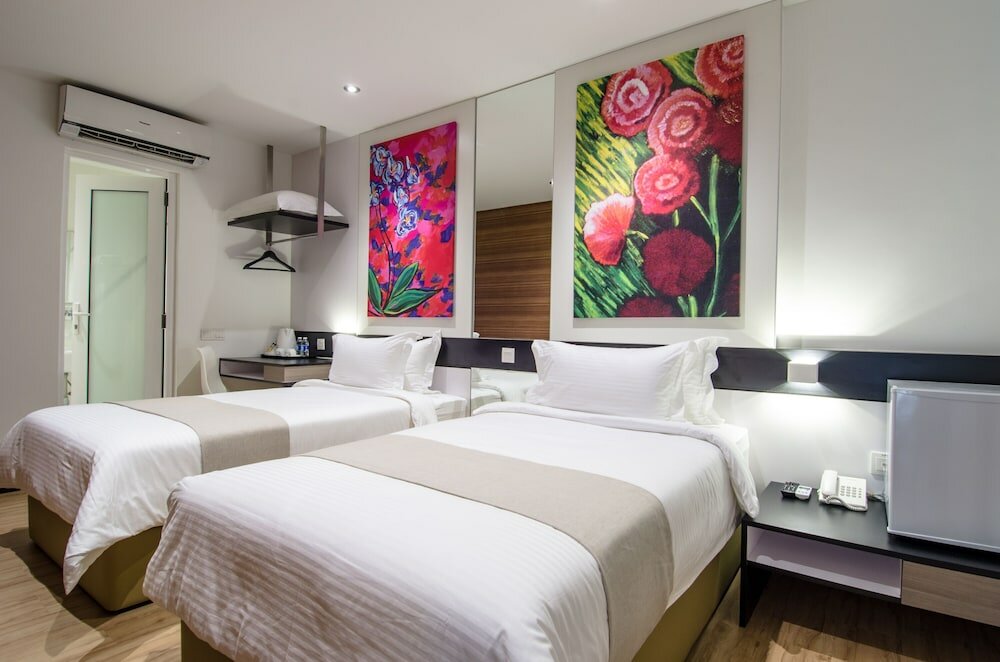 Фото 12fly Hotel