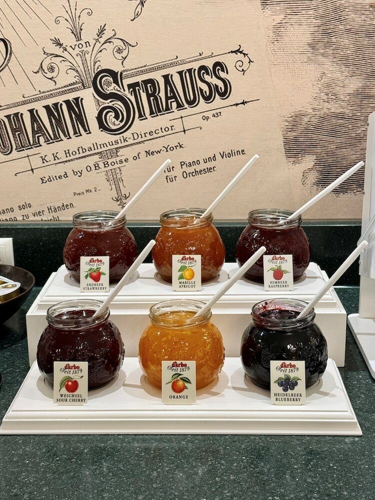 Фото Hotel Johann Strauss