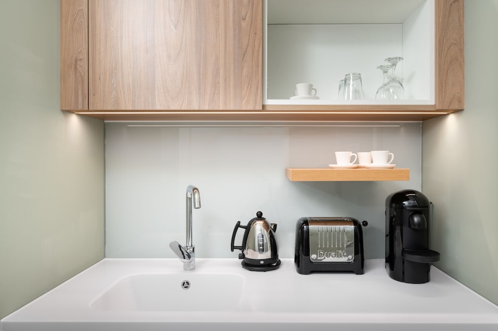 Фото The Lincoln Suites