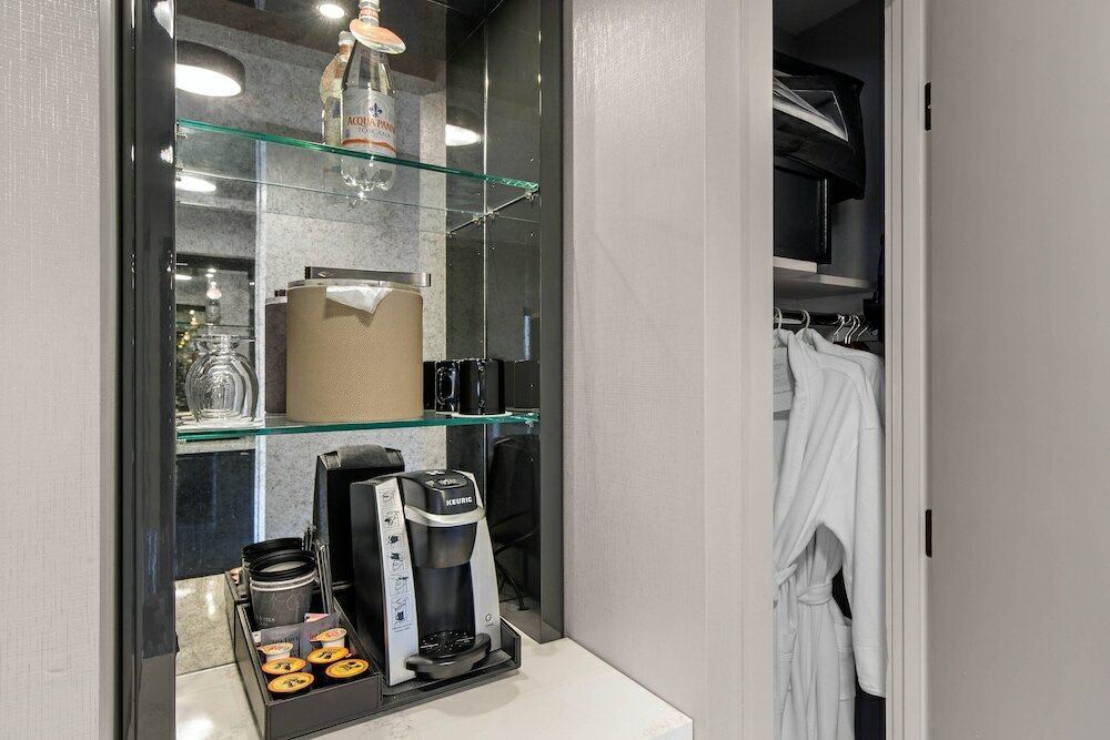 Фото Omni Charlotte Hotel