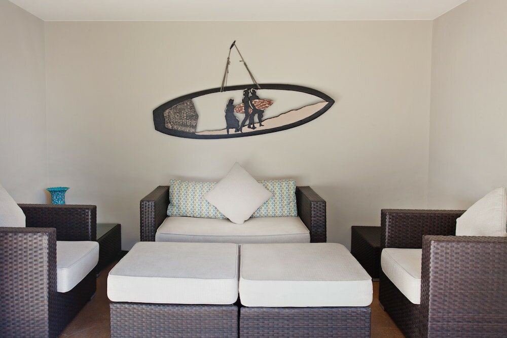 Фото Holiday Inn Express Newport Beach, an Ihg Hotel