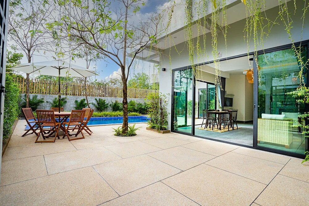 Фото Rainforest Hotel by Nsun