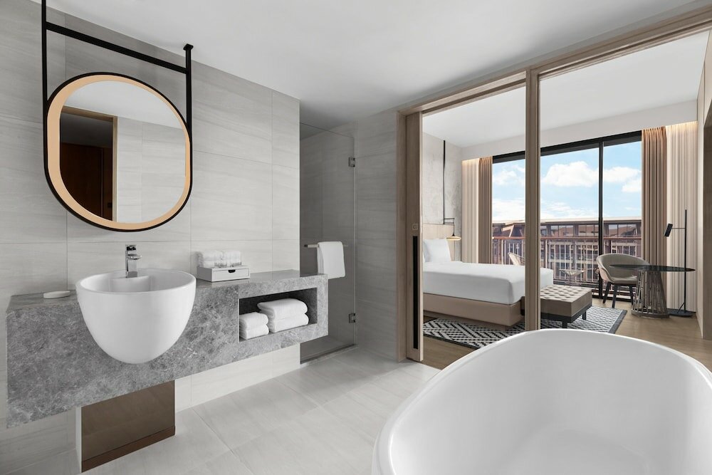 Фото Courtyard by Marriott Bangkok Suvarnabhumi Airport