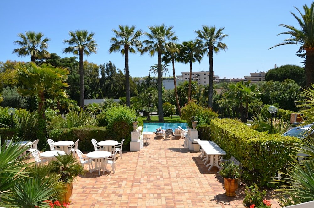 Фото Hotel des Mimosas