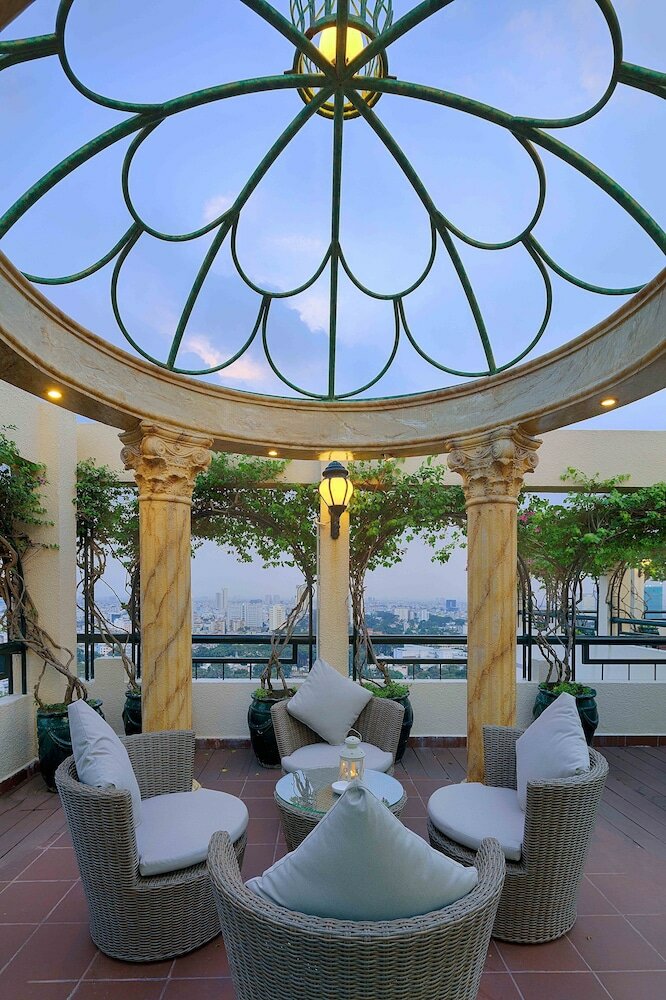 Фото Windsor Plaza Hotel