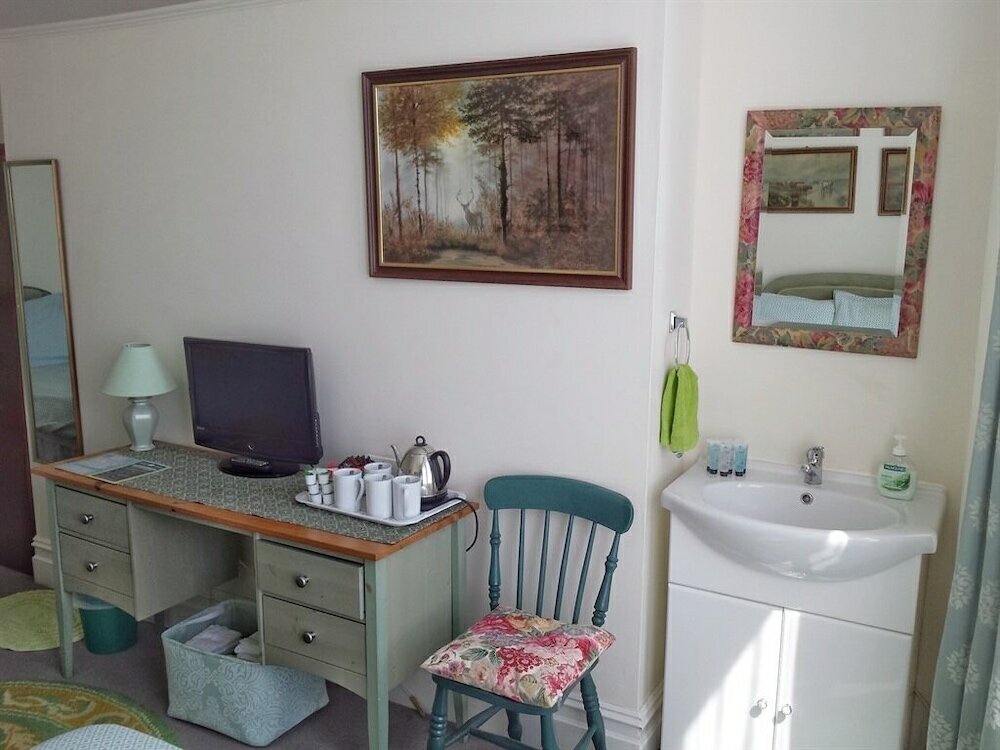 Фото The Ravensbourne Hotel