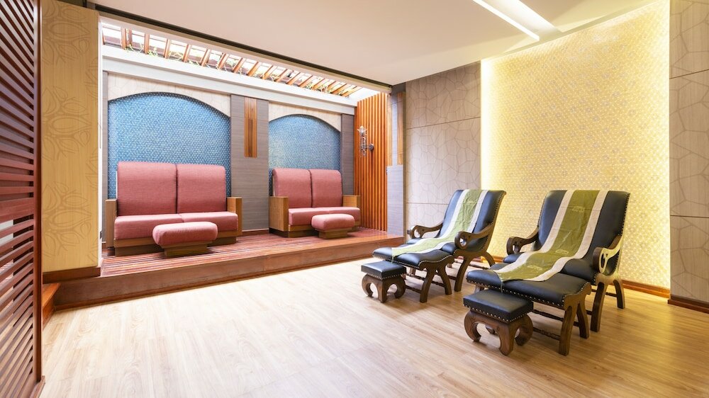 Фото Khao Lak Bayfront Resort