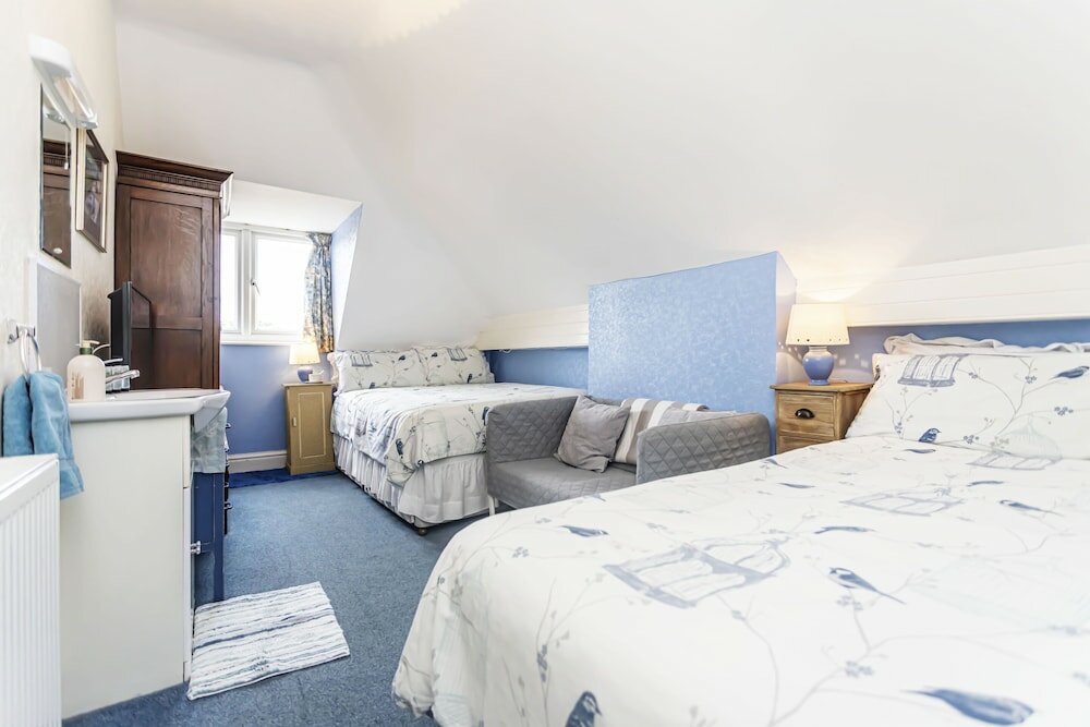 Фото The Ravensbourne Hotel