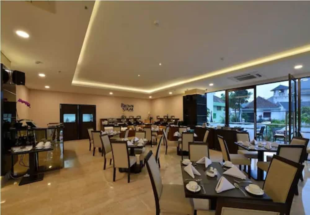 Фото Hotel California Bandung