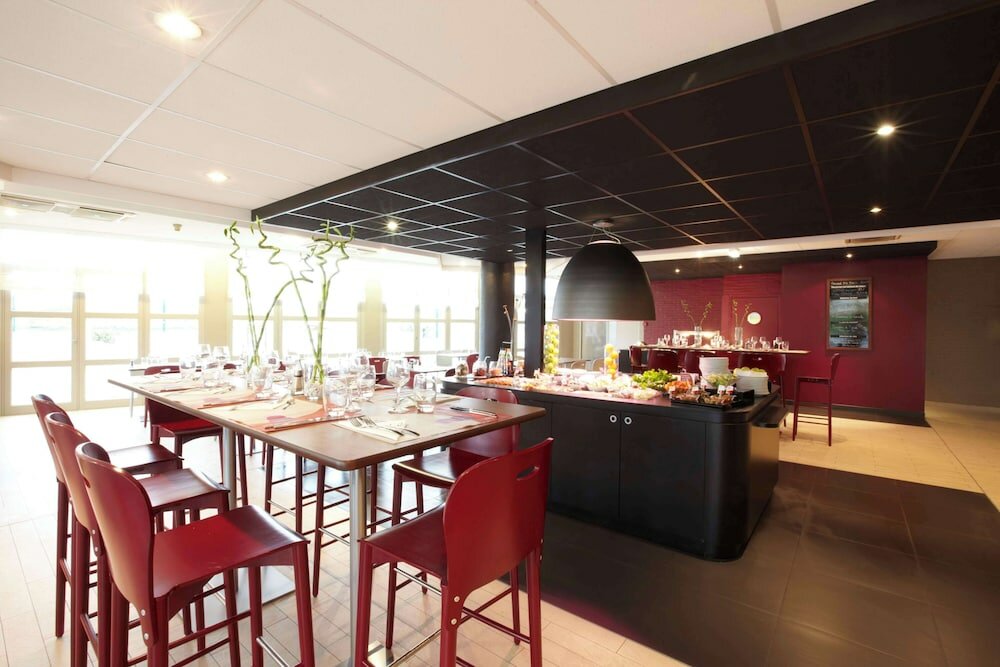 Фото Campanile Paris Est - Bobigny