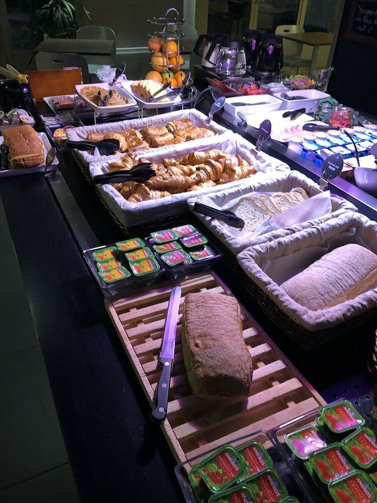 Фото Campanile Poitiers Sud - Aéroport