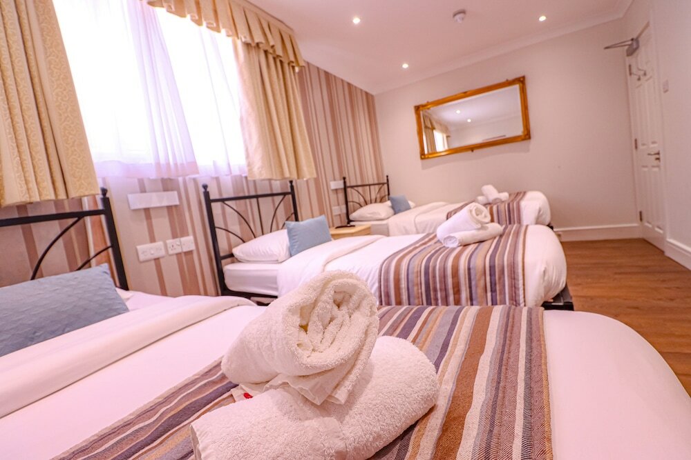 Фото The Fairway Hotel