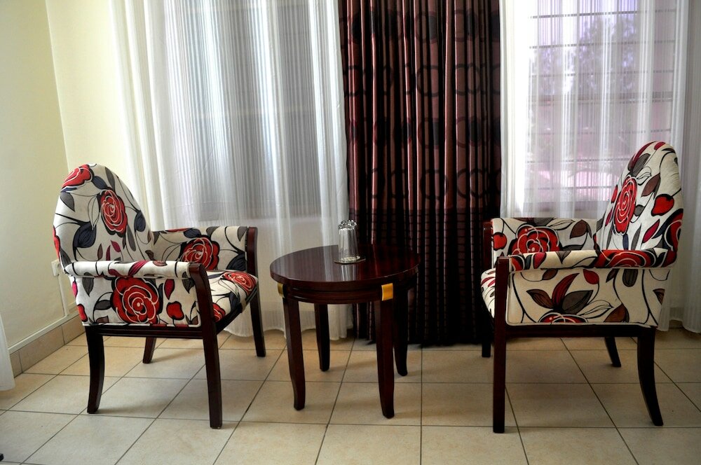 Фото Quiet Haven Hotel