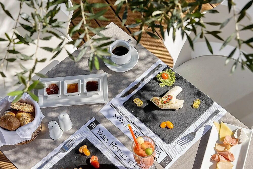 Фото Vasia Royal Hotel