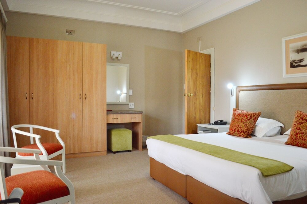 Фото The Wilderness Hotel