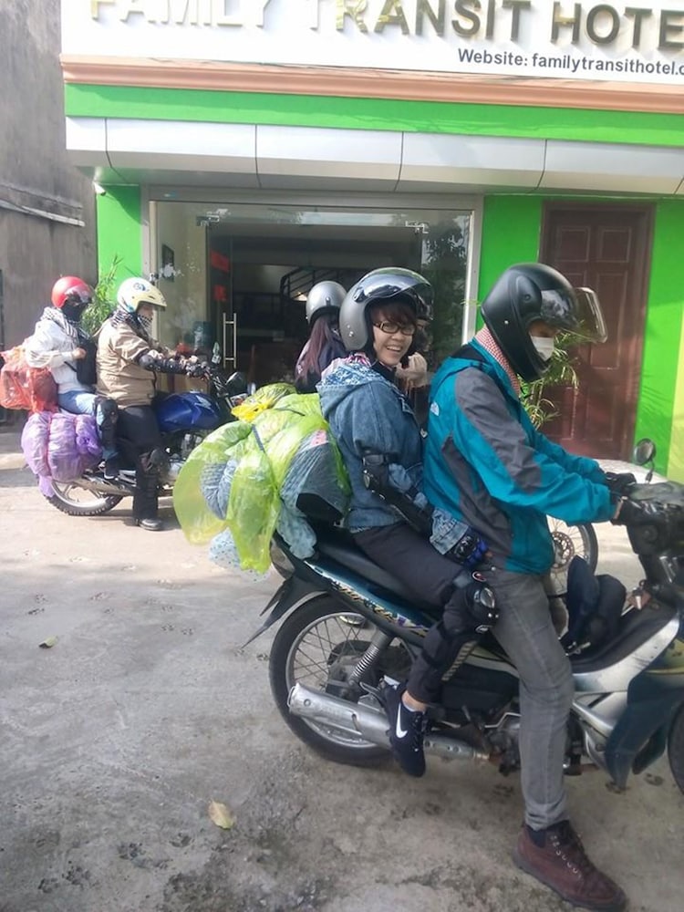 Фото Family Transit Hotel