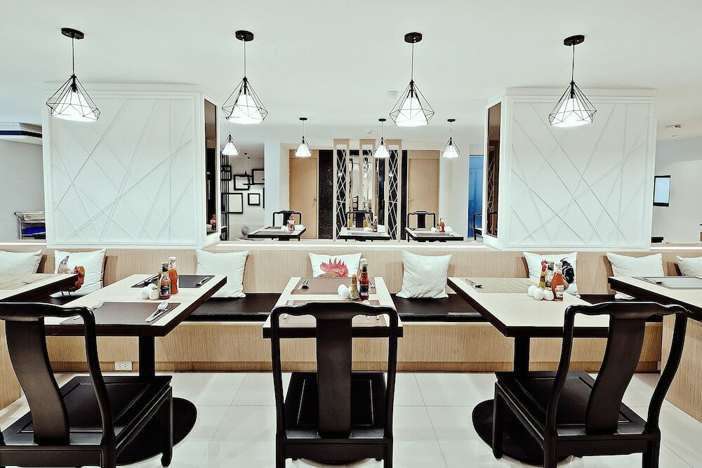 Фото Three Sukhumvit Hotel