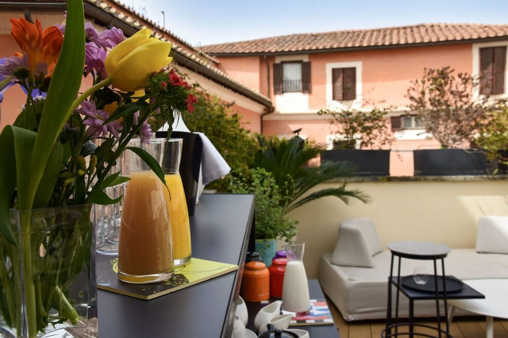 Фото MyTALE Creative Academy Hotel