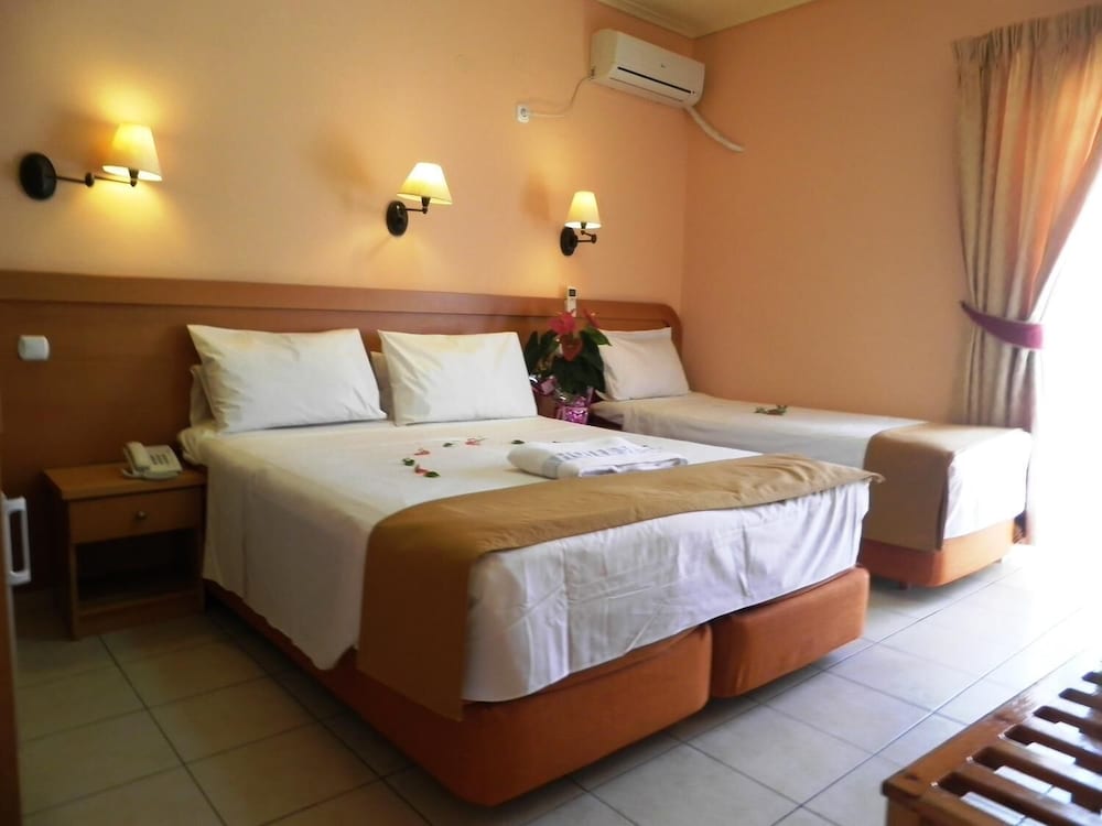 Фото Hotel Segas