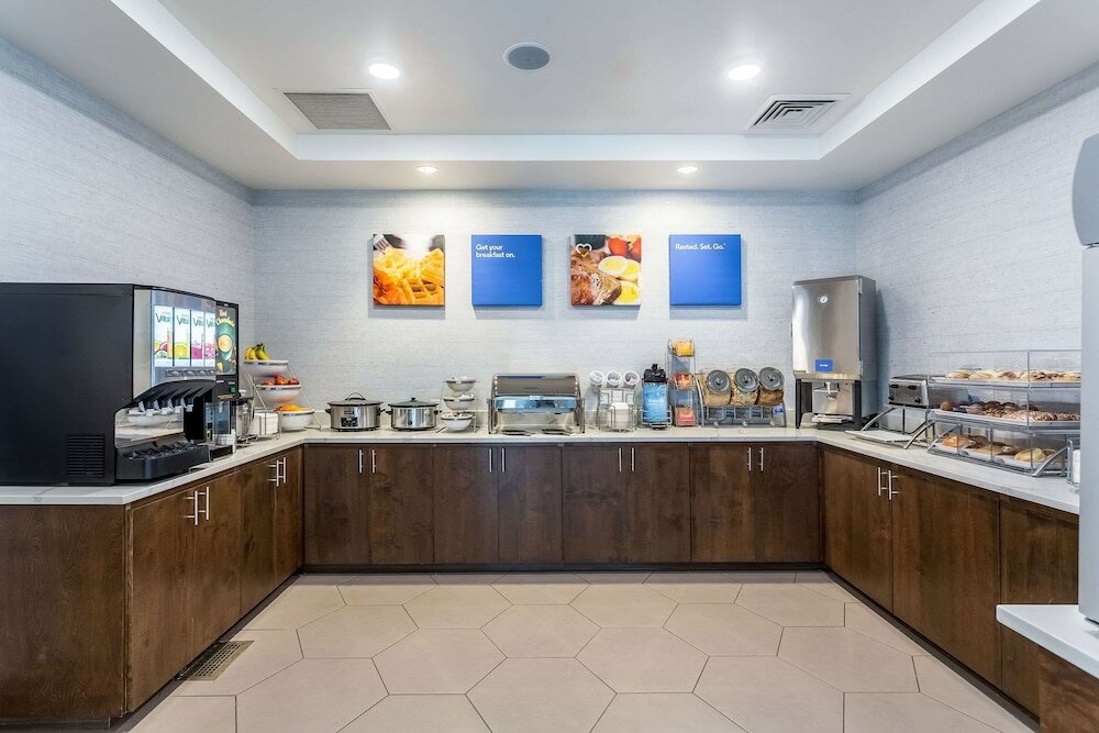 Фото Comfort Inn & Suites Salt Lake City Airport