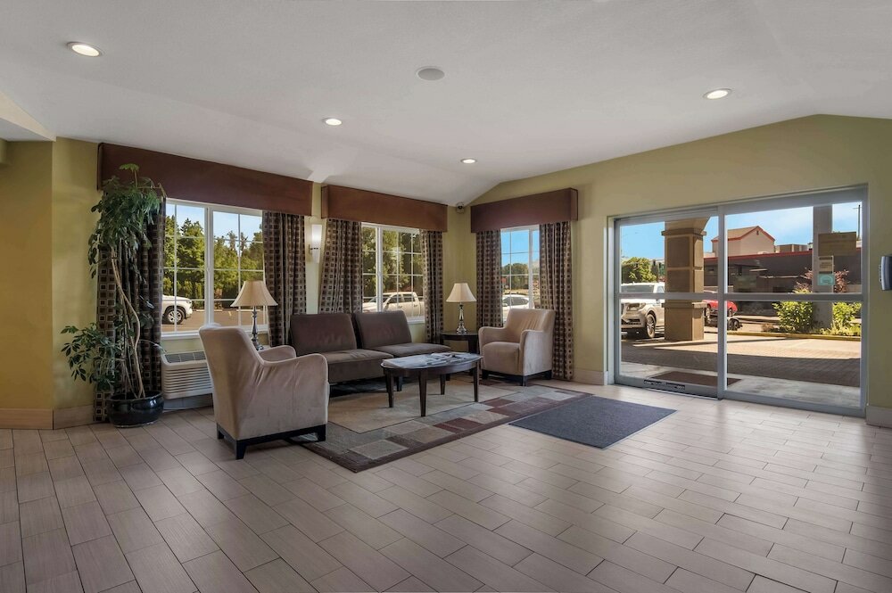 Фото Best Western Cottage Grove Inn