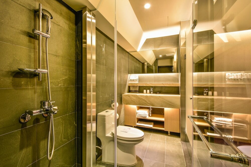 Фото Goodmore Hotel