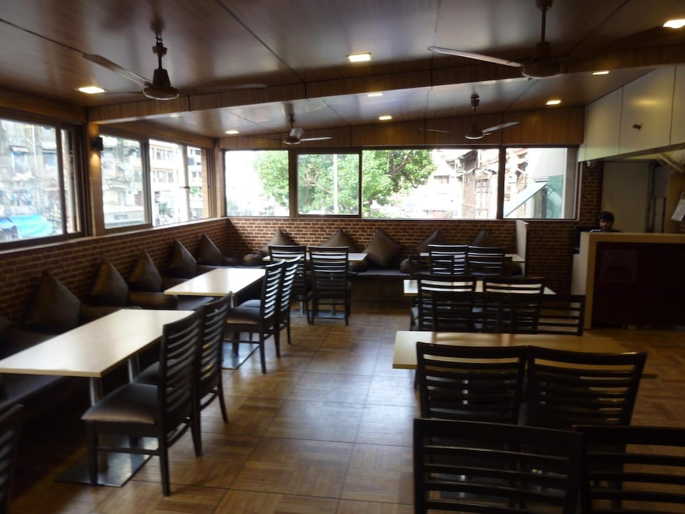 Фото Hotel Orient Palace