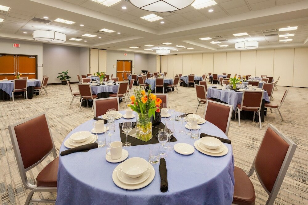Фото Four Points by Sheraton Raleigh Durham Airport