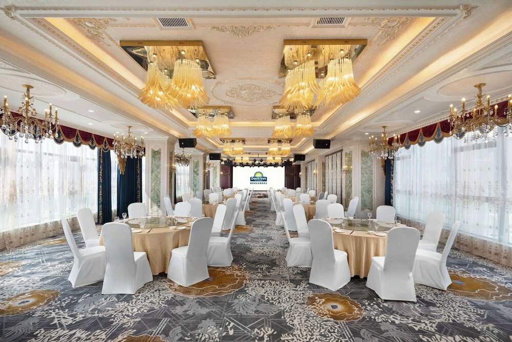 Фото Days Inn by Wyndham Chongqing Jiulongpo