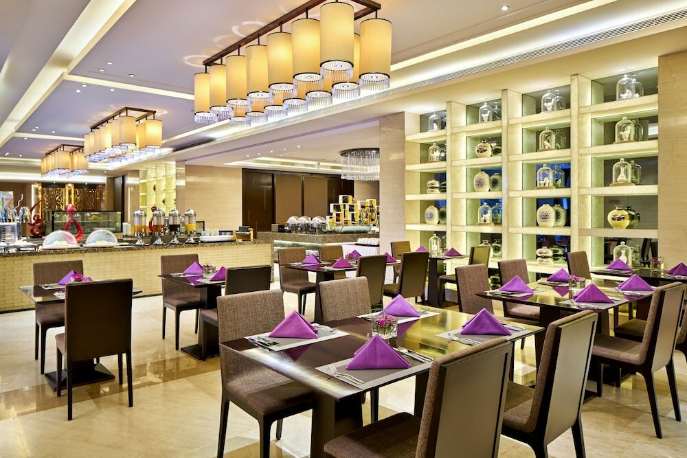 Фото Crowne Plaza Tianjin Jinnan, an Ihg Hotel