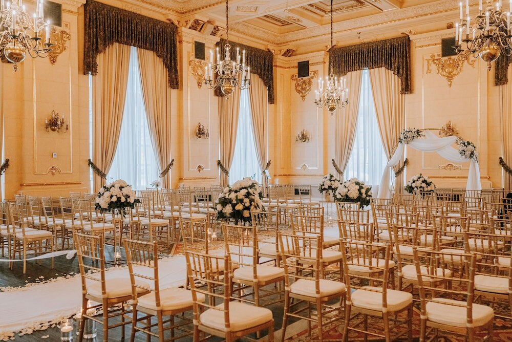 Фото The Fort Garry Hotel