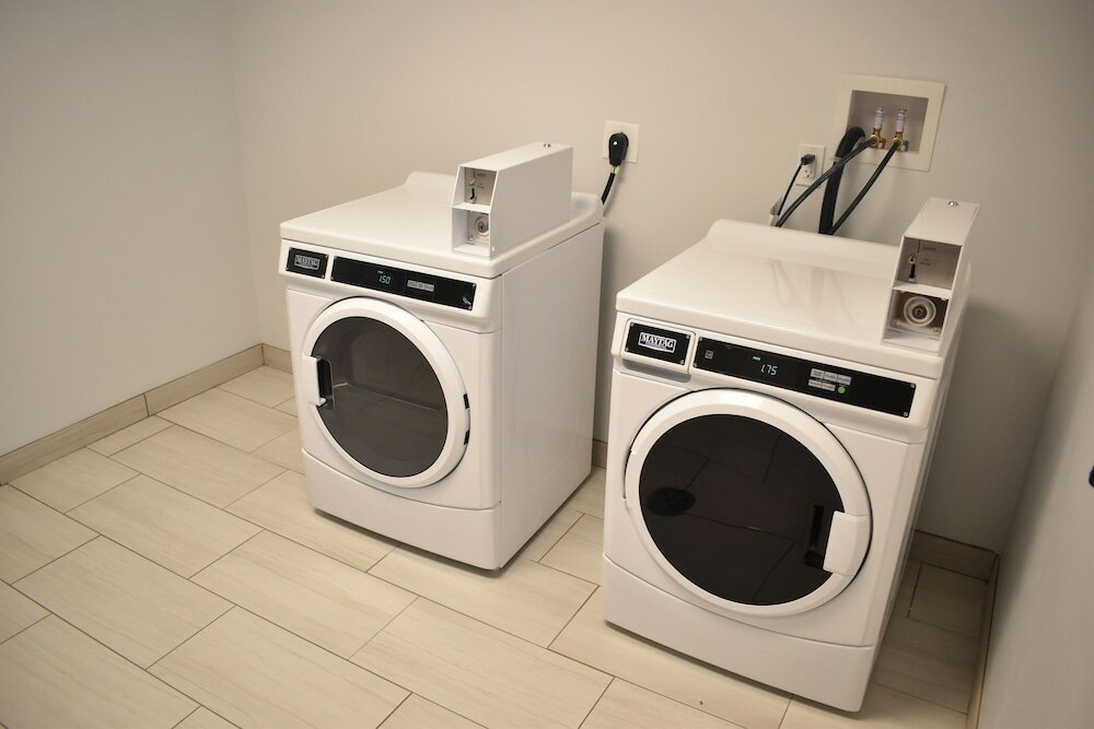 Фото Holiday Inn Express And Suites Boston South - Randolph, an Ihg Hotel