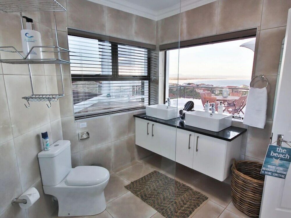 Фото Jeffreys Bay Luxury Apartments