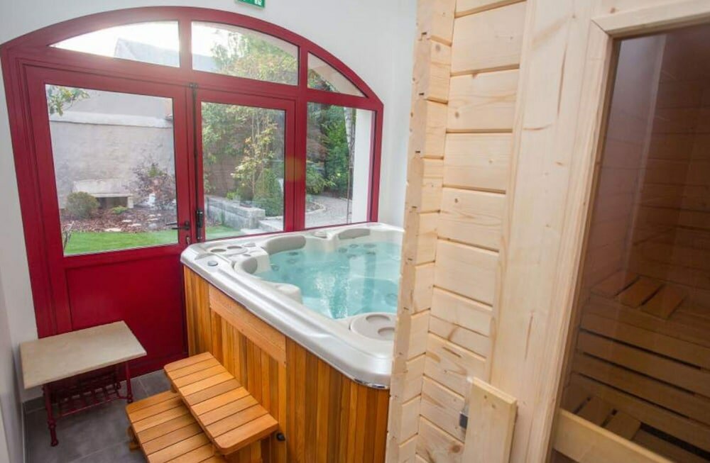 Фото Hôtel Au Charme Rabelaisien