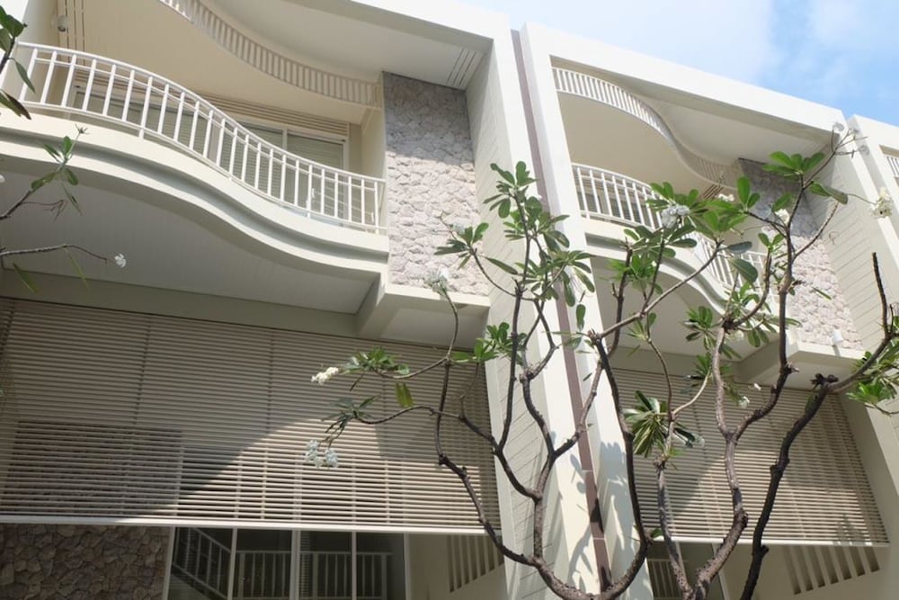 Фото Baan Sea Talay Service Apartment