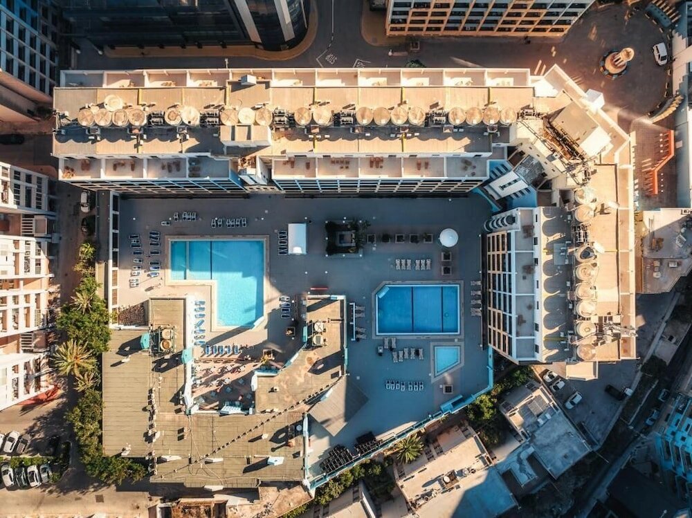 Фото The St. George’s Park Hotel