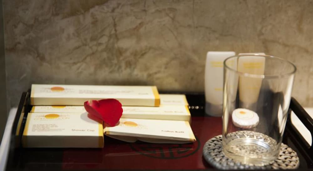 Фото Golden Moon Suite Hotel