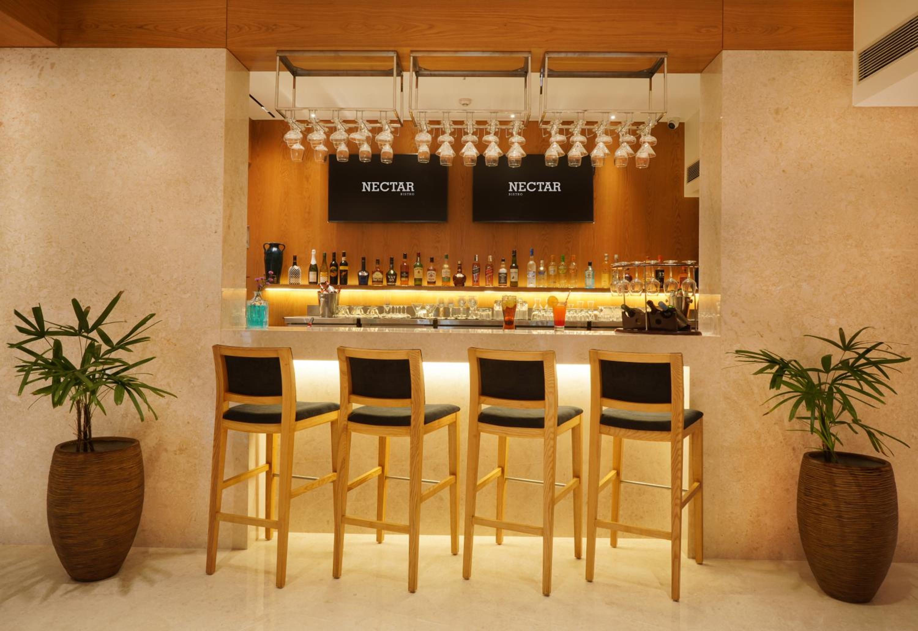 Фото Cocoon Hotel