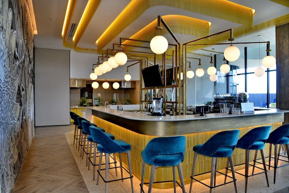 Фото Courtyard Hotel Waterfall City