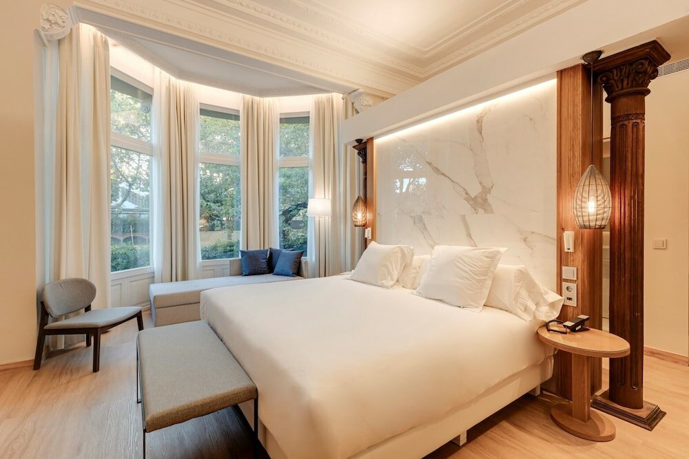 Фото Hotel Boutique Mirlo Barcelona