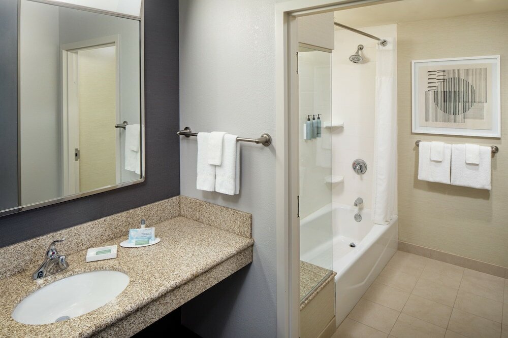 Фото Courtyard by Marriott Charleston Downtown/Civic Center