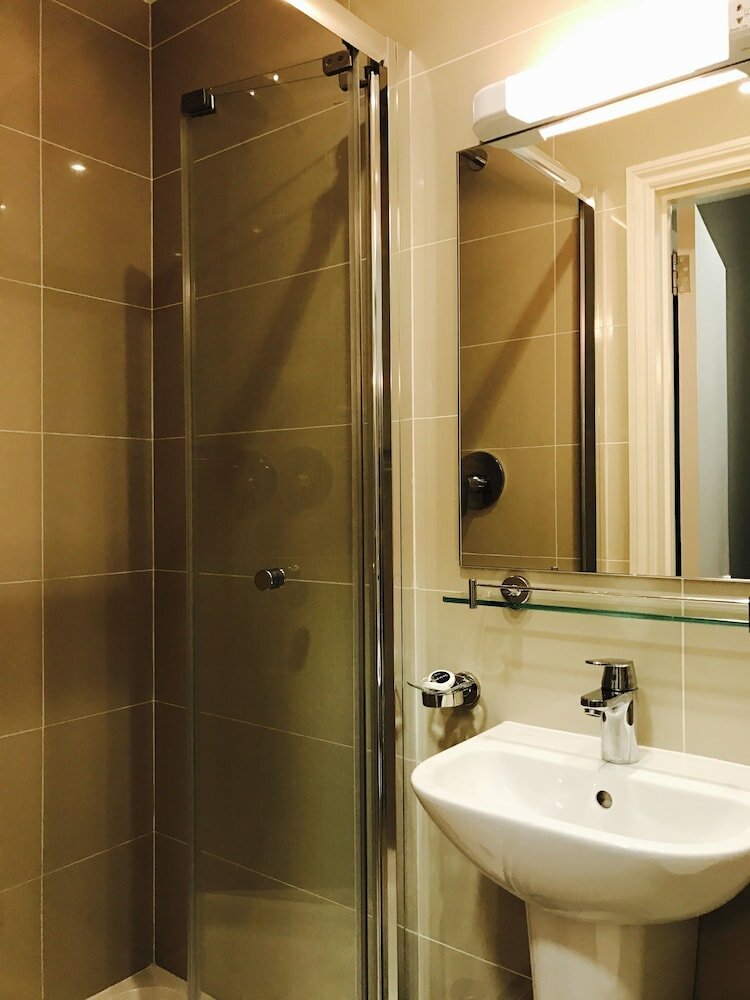 Фото Royal Cambridge Hotel