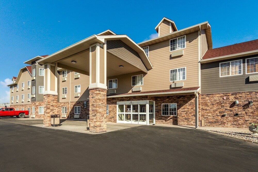 Фото Red Roof Inn & Suites Omaha - Council Bluffs