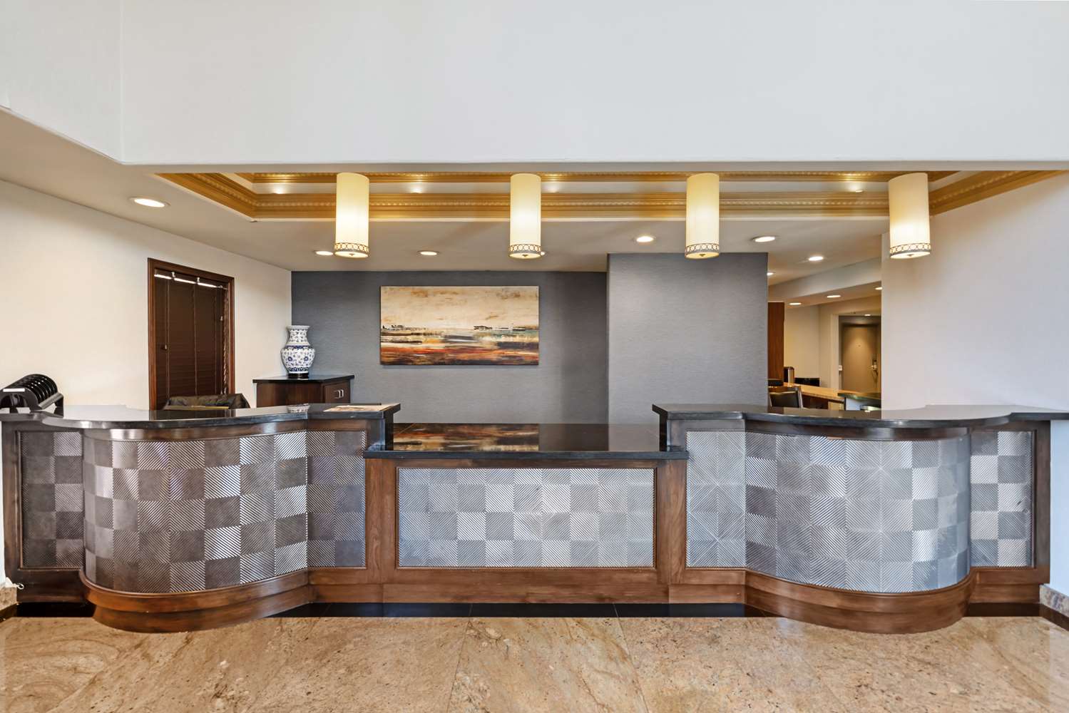 Фото Best Western Plus Newport Mesa Inn