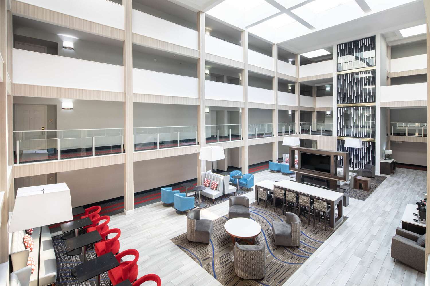 Фото La Quinta Inn & Suites by Wyndham Atlanta Airport South