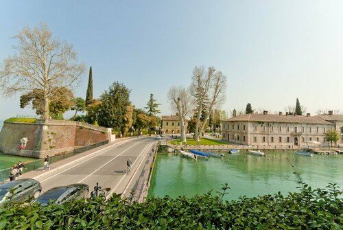 Внешний вид отеля Hotel Bell'Arrivo в Пескиера-дель-Гарде, фото 4