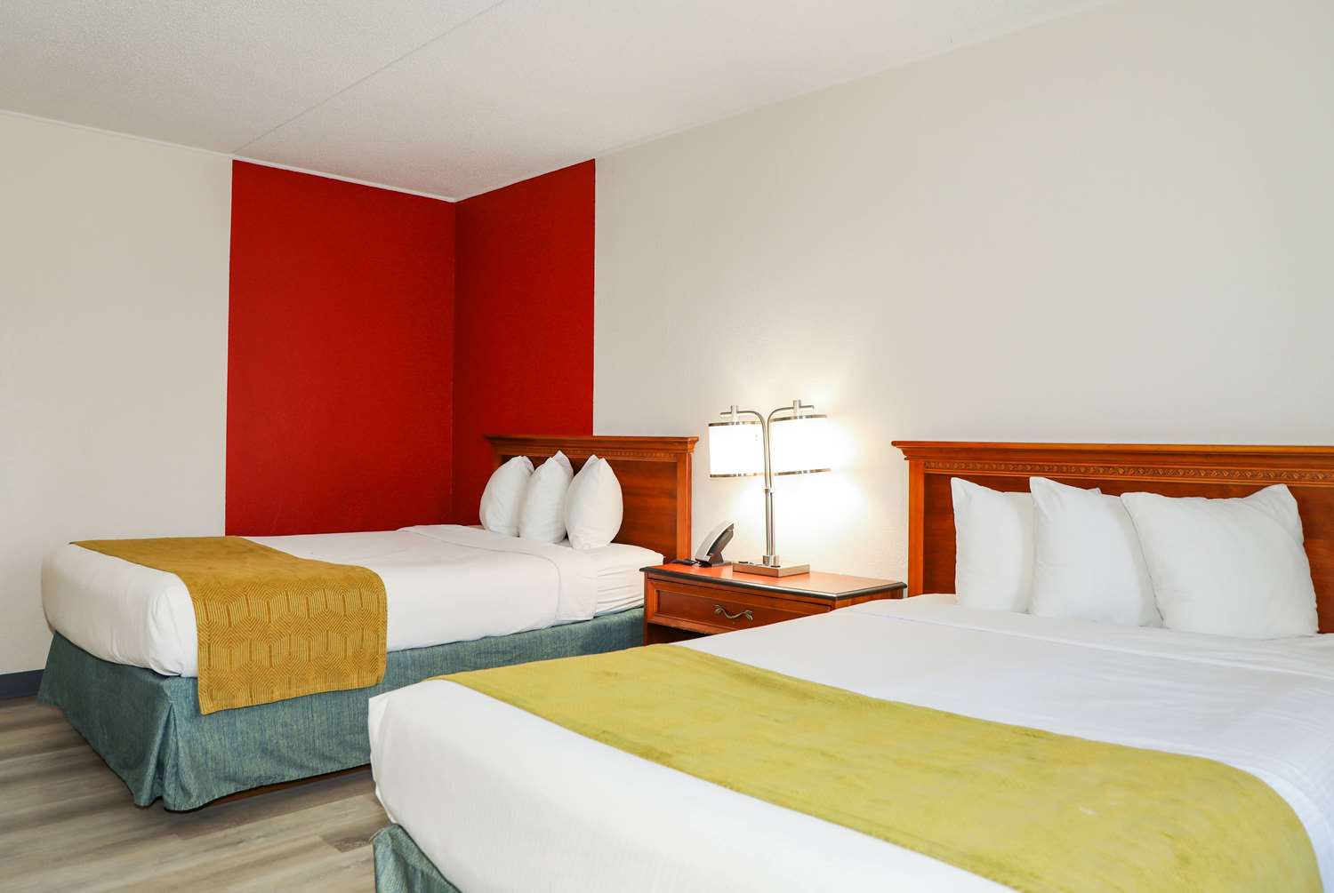 Фото Ramada by Wyndham Cumberland Downtown